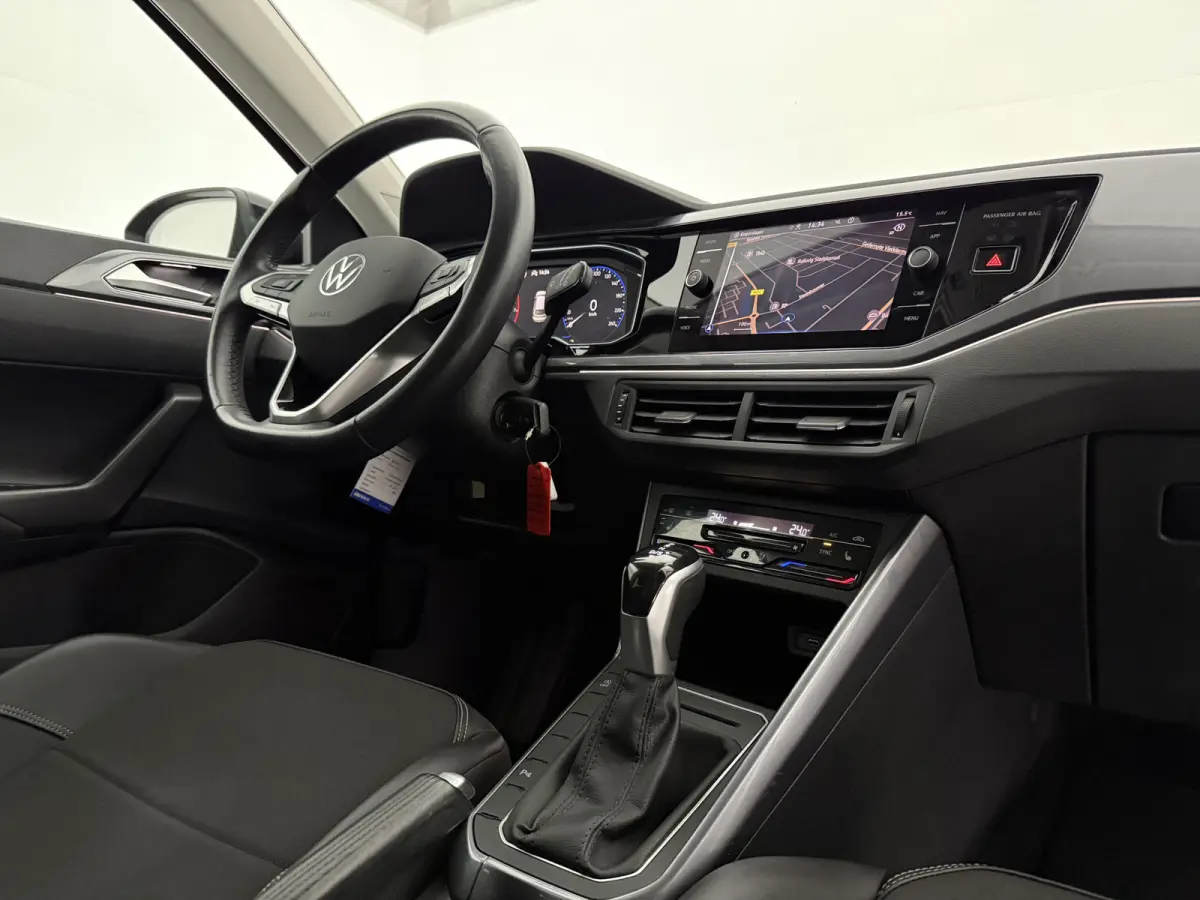 1.0 TSI R-Line Business | Camera | Virtual | Carplay | IQ Light | Trekhaak | Cruise | Clima | Parkeersens.