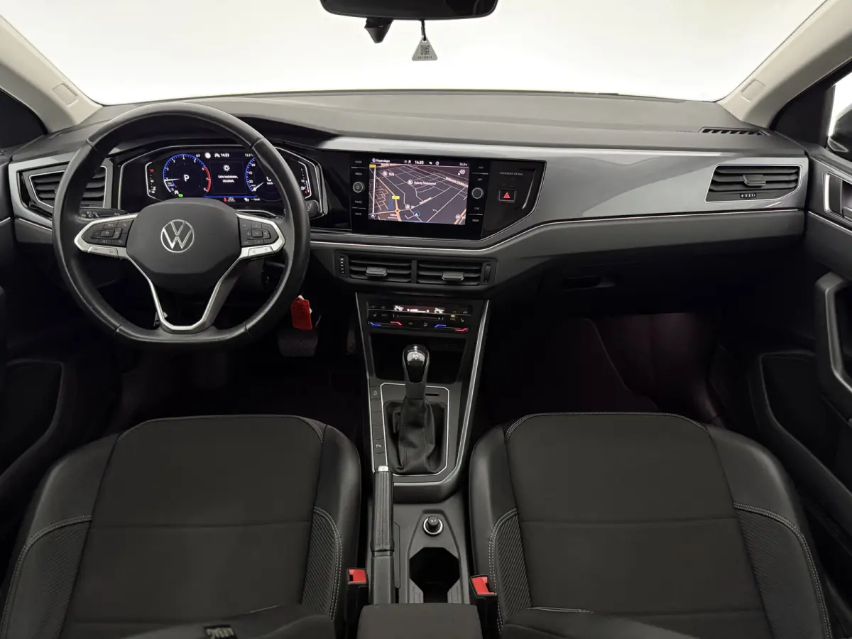 1.0 TSI R-Line Business | Camera | Virtual | Carplay | IQ Light | Trekhaak | Cruise | Clima | Parkeersens.