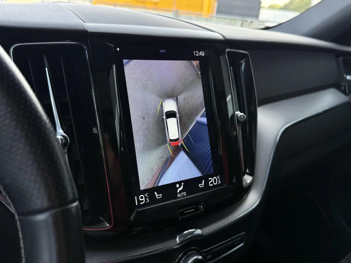 2.0 T8 Twin Engine AWD R-Design | Lucht Vering | Full LED | Alcantara/Leder | 360 Camera | Panorama | Trekhaak | CarPlay | Adaptive Cruise