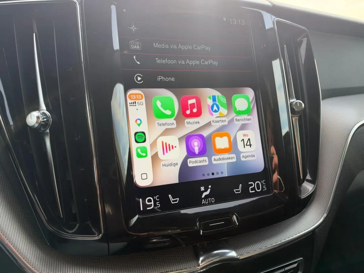 2.0 T8 Twin Engine AWD R-Design | Lucht Vering | Full LED | Alcantara/Leder | 360 Camera | Panorama | Trekhaak | CarPlay | Adaptive Cruise