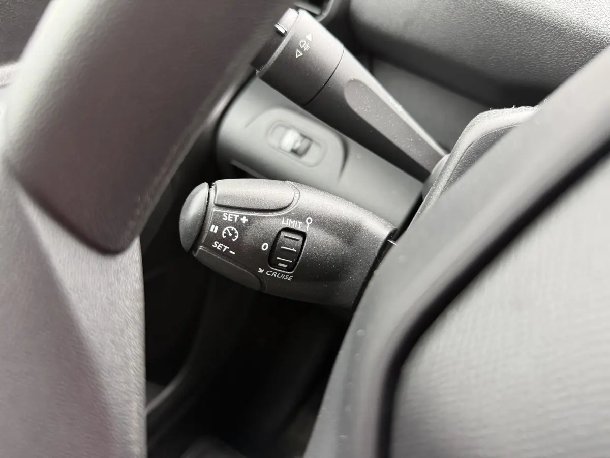 1.2 110PK **Benzine** L1H1 Climate Control Cruise Control