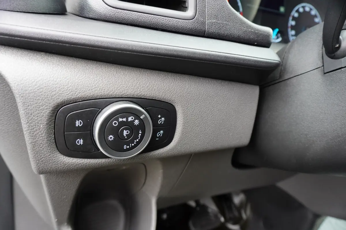 131pk Automaat L1 2x Schuifdeur Apple Carplay Trekhaak Camera Cruise control Parkersensoren
