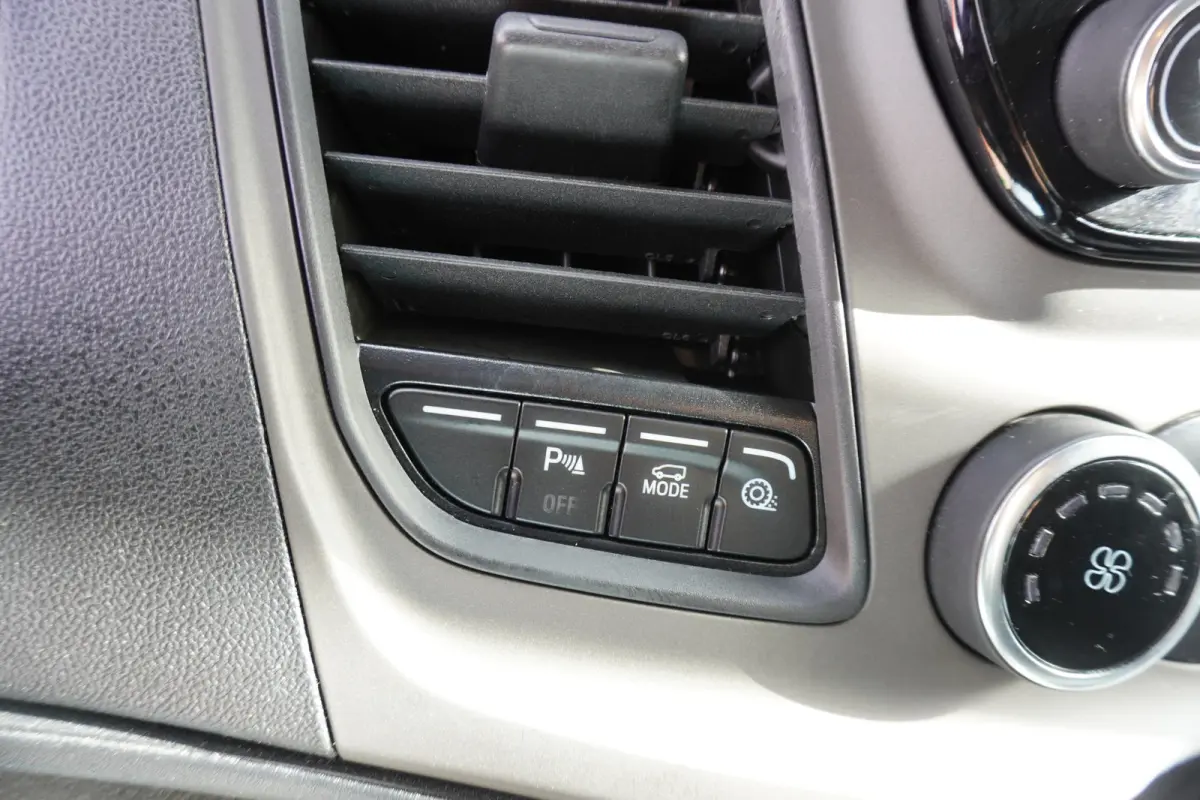 131pk Automaat L1 2x Schuifdeur Apple Carplay Trekhaak Camera Cruise control Parkersensoren