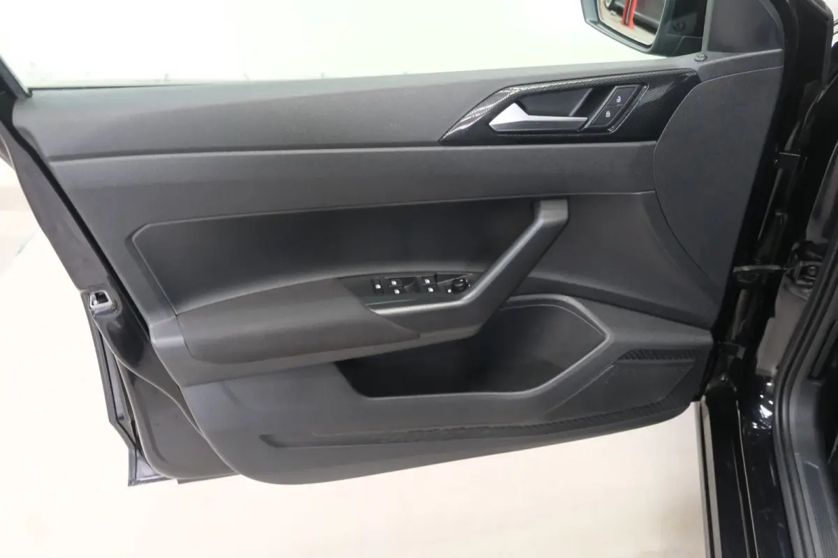 1.0 TSI Life Automaat - N.A.P. Airco, Cruise, Navi, PDC, Carplay, Virtueel display.
