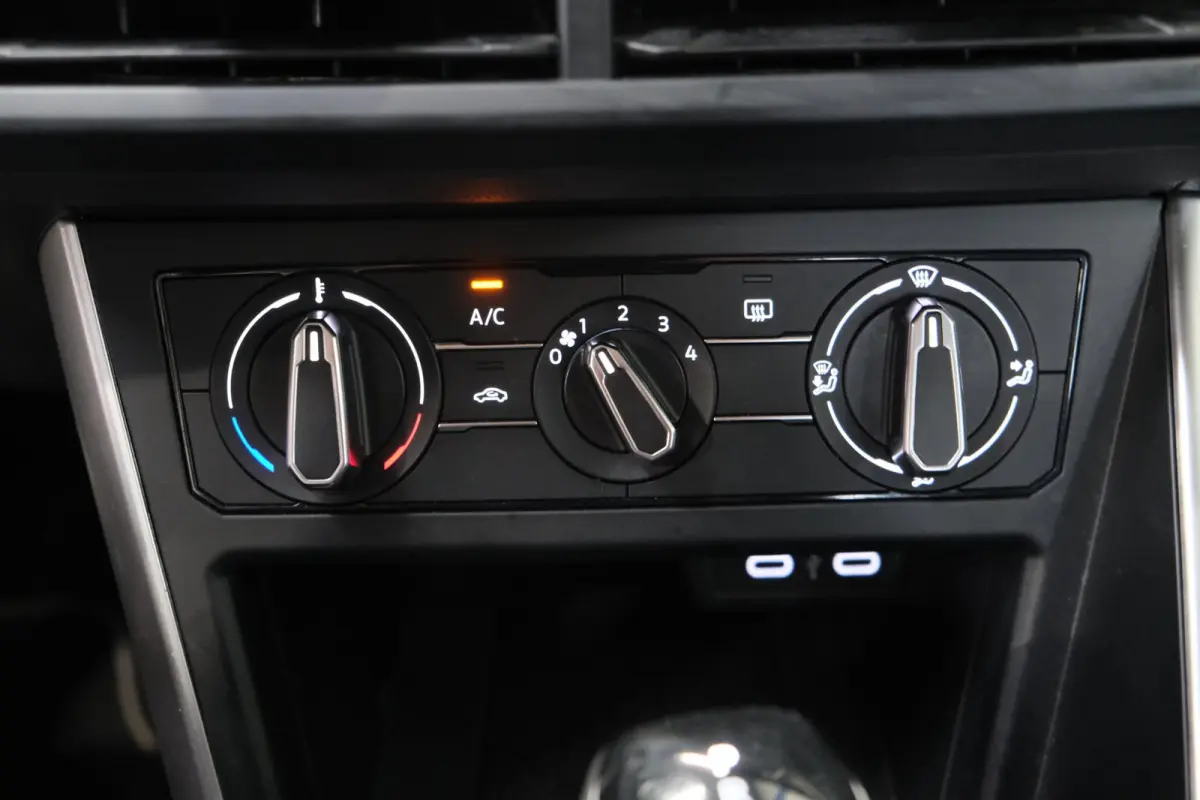 1.0 TSI Life Automaat - N.A.P. Airco, Cruise, Navi, PDC, Carplay, Virtueel display.