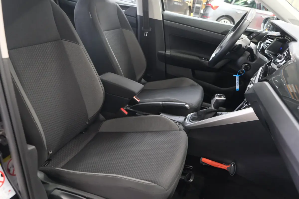 1.0 TSI Life Automaat - N.A.P. Airco, Cruise, Navi, PDC, Carplay, Virtueel display.