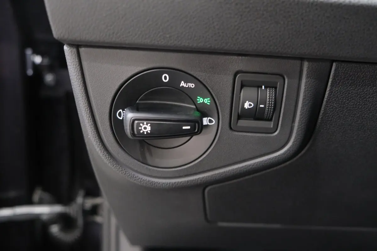 1.0 TSI Life Automaat - N.A.P. Airco, Cruise, Navi, PDC, Carplay, Virtueel display.