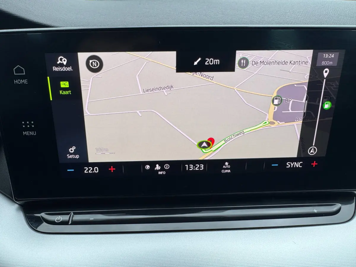 1.0 TSI Business Edition TREKHAAK CARPLAY ANDROID DIGITAAL DASHBOARD