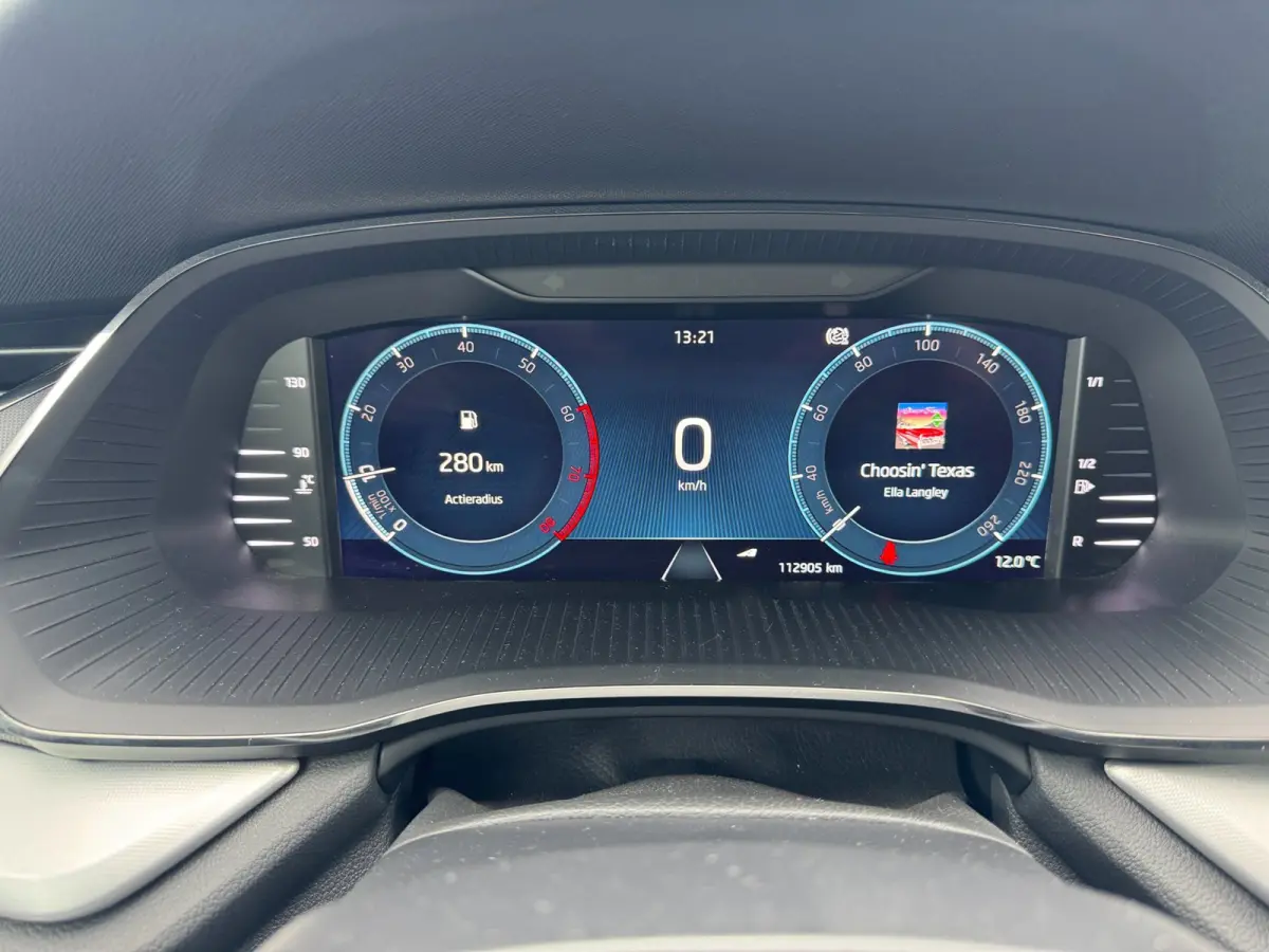 1.0 TSI Business Edition TREKHAAK CARPLAY ANDROID DIGITAAL DASHBOARD