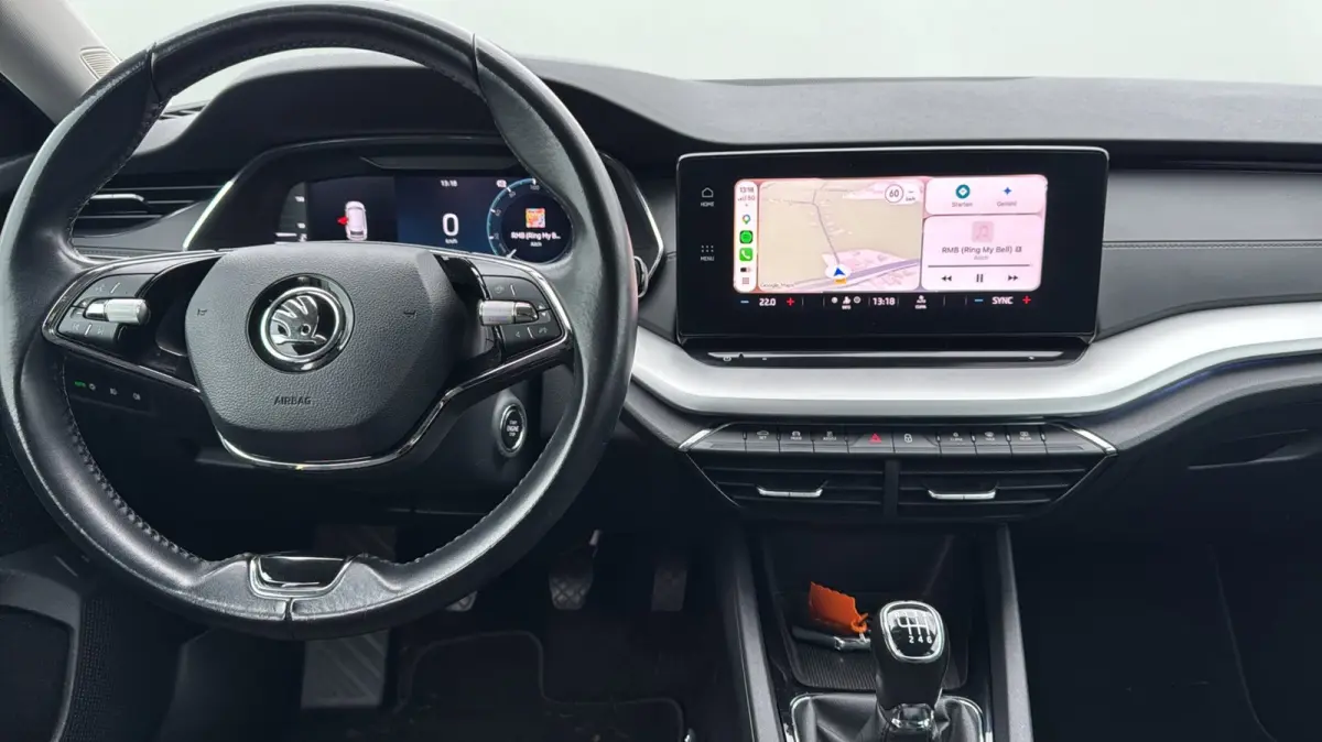 1.0 TSI Business Edition TREKHAAK CARPLAY ANDROID DIGITAAL DASHBOARD