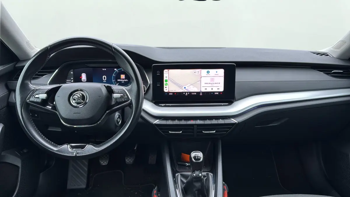 1.0 TSI Business Edition TREKHAAK CARPLAY ANDROID DIGITAAL DASHBOARD