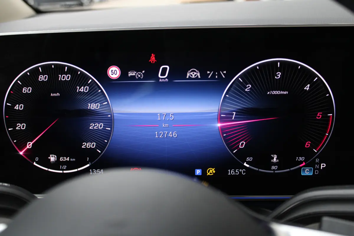 300d / AMG / 4-Matic / Luchtv / Panorama / Elec Stoel / 7-pers / Burmester / Vol Opties / NIEUWSTAAT