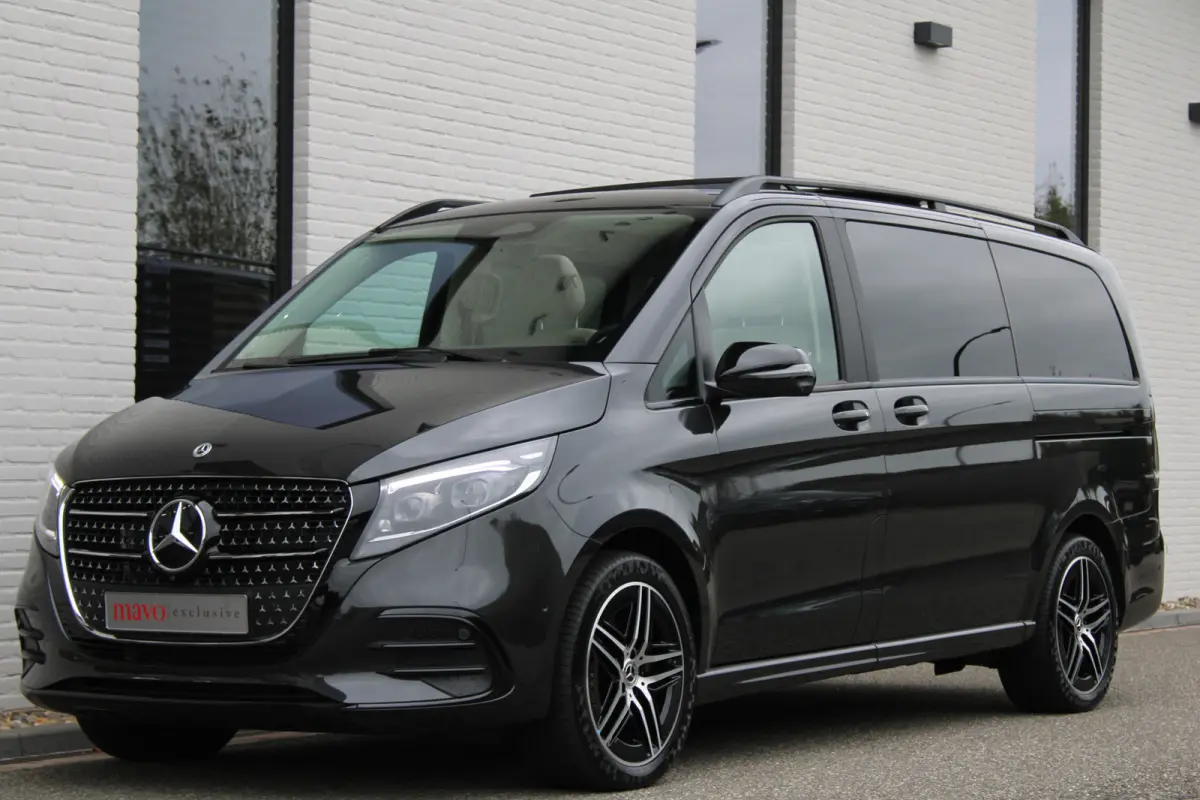 300d / AMG / 4-Matic / Luchtv / Panorama / Elec Stoel / 7-pers / Burmester / Vol Opties / NIEUWSTAAT