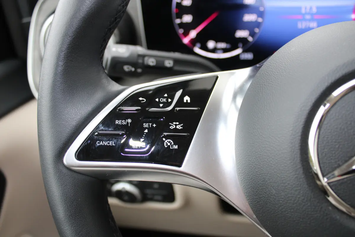 300d / AMG / 4-Matic / Luchtv / Panorama / Elec Stoel / 7-pers / Burmester / Vol Opties / NIEUWSTAAT