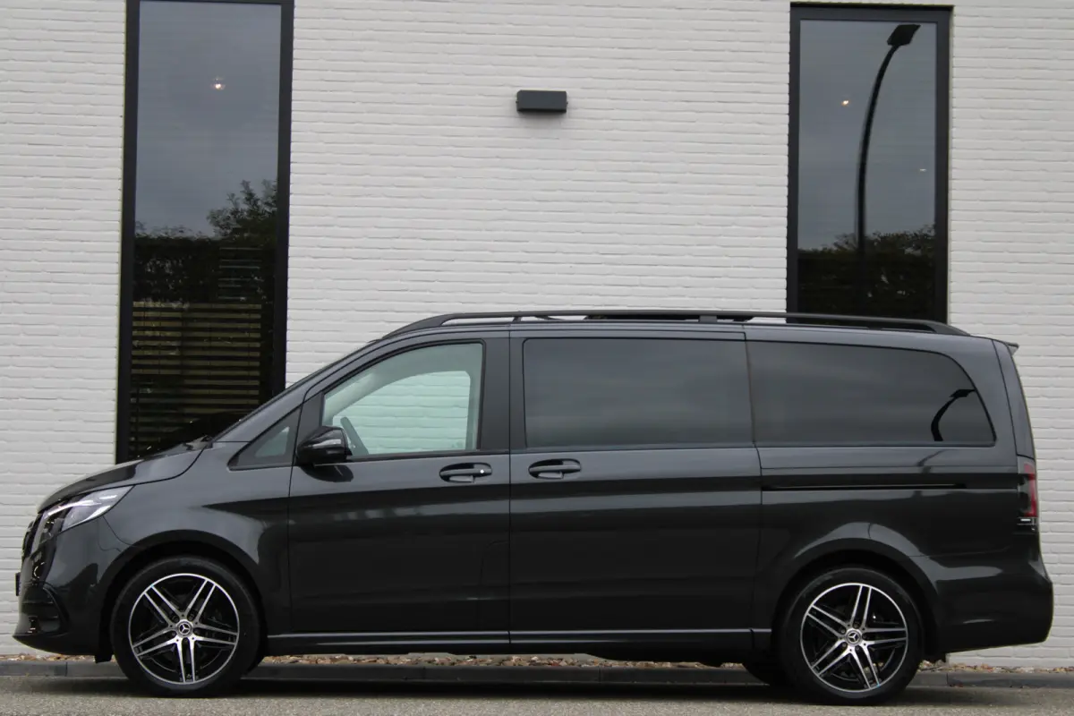300d / AMG / 4-Matic / Luchtv / Panorama / Elec Stoel / 7-pers / Burmester / Vol Opties / NIEUWSTAAT