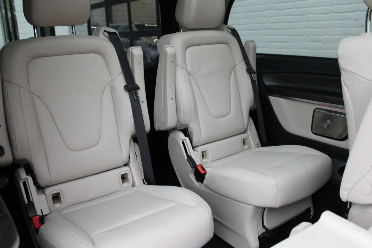 300d / AMG / 4-Matic / Luchtv / Panorama / Elec Stoel / 7-pers / Burmester / Vol Opties / NIEUWSTAAT