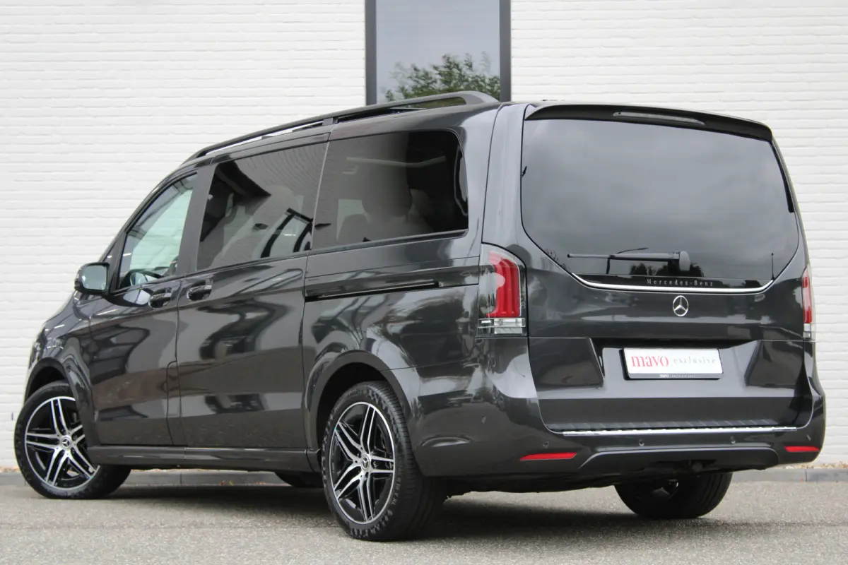 300d / AMG / 4-Matic / Luchtv / Panorama / Elec Stoel / 7-pers / Burmester / Vol Opties / NIEUWSTAAT