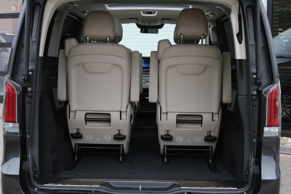 300d / AMG / 4-Matic / Luchtv / Panorama / Elec Stoel / 7-pers / Burmester / Vol Opties / NIEUWSTAAT