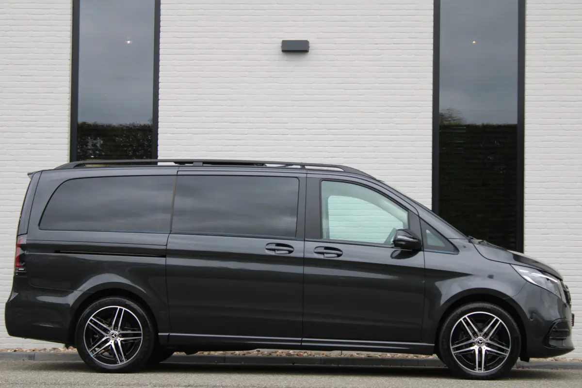 300d / AMG / 4-Matic / Luchtv / Panorama / Elec Stoel / 7-pers / Burmester / Vol Opties / NIEUWSTAAT