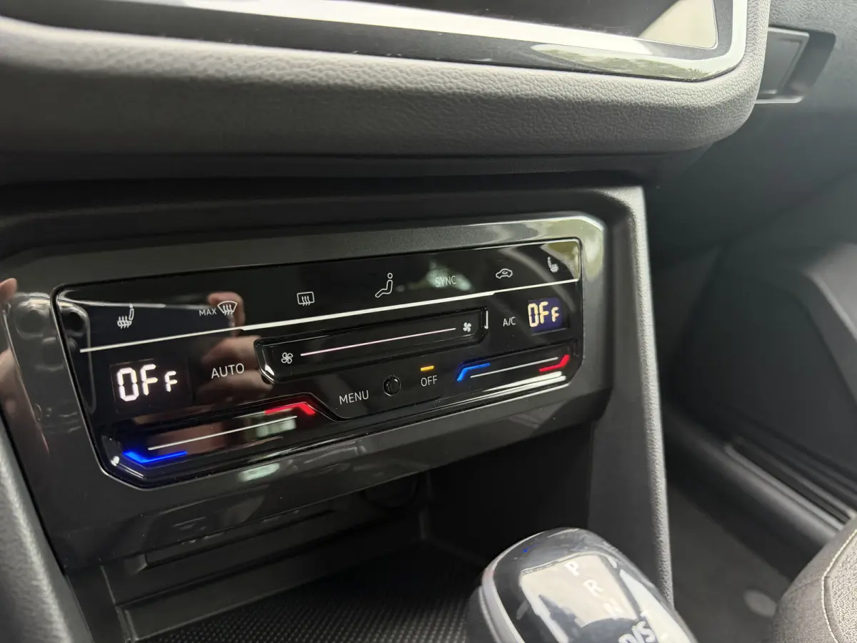 1.5 TSI Life / Automaat / Carplay / Trekhaak (1.800 KG) / Sensoren / Camera /