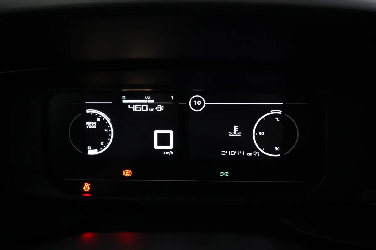 1.5 BlueHDi 100 S&S L1 | Achteruitrijcamera | Airco | Apple Carplay/Android Auto|telefoonintegratie premium