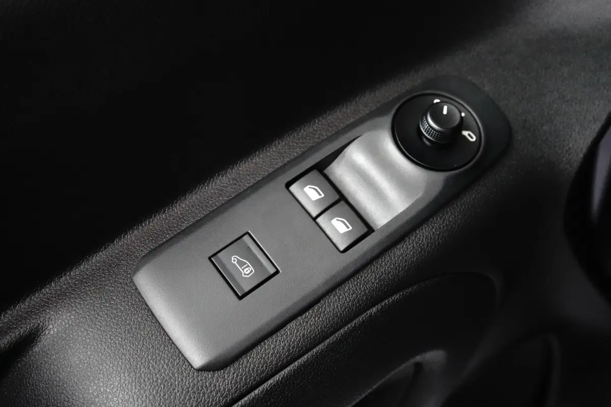 1.5 BlueHDi 100 S&S L1 | Achteruitrijcamera | Airco | Apple Carplay/Android Auto|telefoonintegratie premium