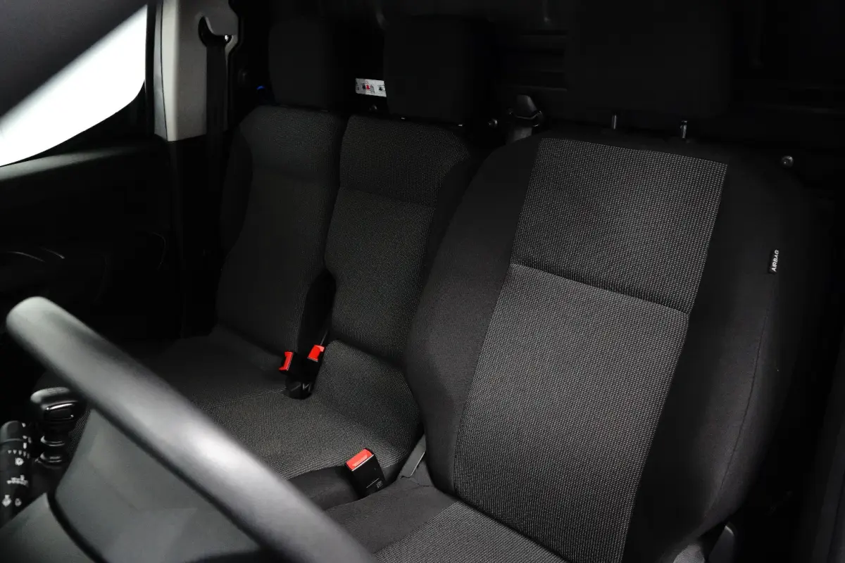 1.5 BlueHDi 100 S&S L1 | Achteruitrijcamera | Airco | Apple Carplay/Android Auto|telefoonintegratie premium