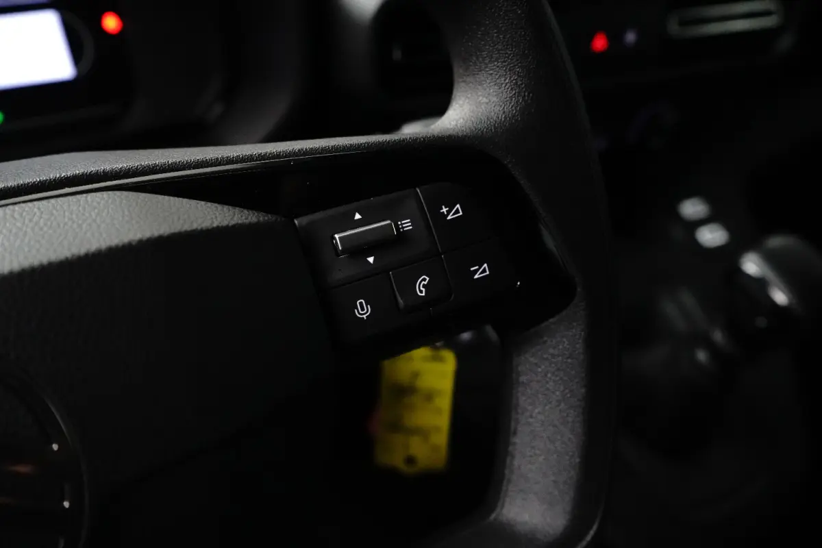 1.5 BlueHDi 100 S&S L1 | Achteruitrijcamera | Airco | Apple Carplay/Android Auto|telefoonintegratie premium