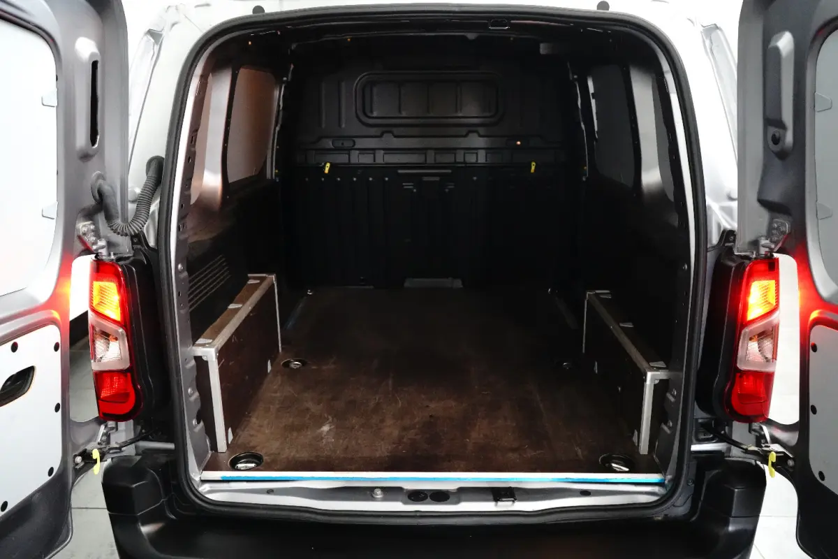 1.5 BlueHDi 100 S&S L1 | Achteruitrijcamera | Airco | Apple Carplay/Android Auto|telefoonintegratie premium