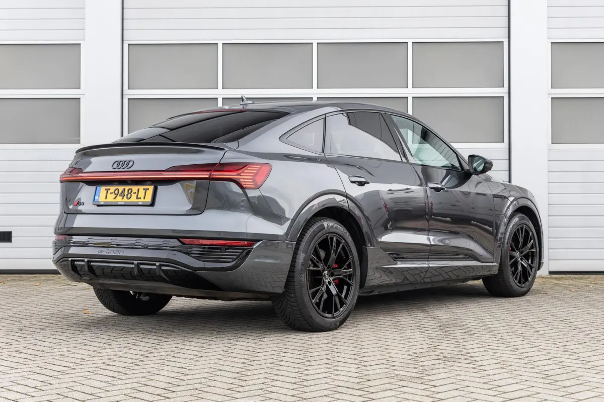 50 340pk quattro S edition 95 kWh | Panoramadak | Achteruitrijcamera | Luchtvering