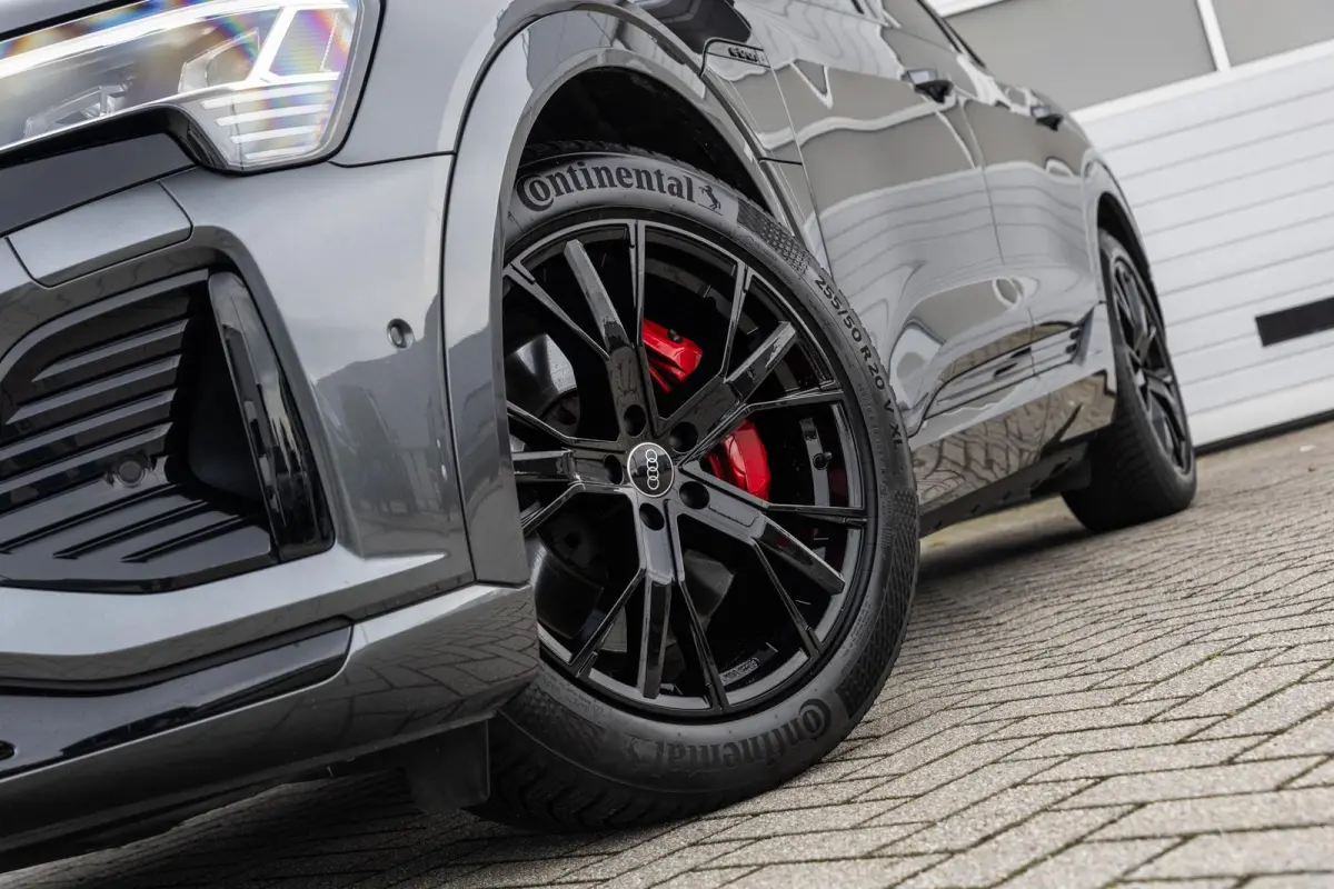 50 340pk quattro S edition 95 kWh | Panoramadak | Achteruitrijcamera | Luchtvering