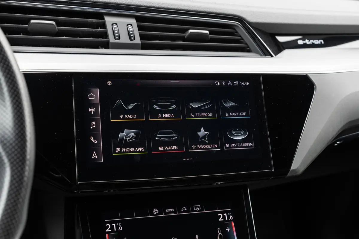50 340pk quattro S edition 95 kWh | Panoramadak | Achteruitrijcamera | Luchtvering
