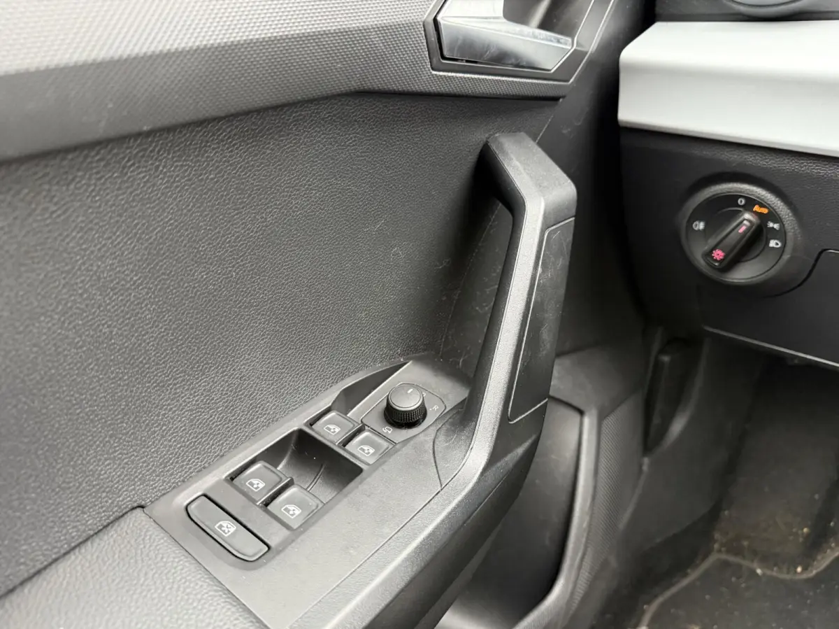 1.0 EcoTSI Style Business Connect | Virtual Cockpit | CarPlay | Navigatie | Climate | Stoelverwarming | Cruise | Lichtmetaal | DAB+