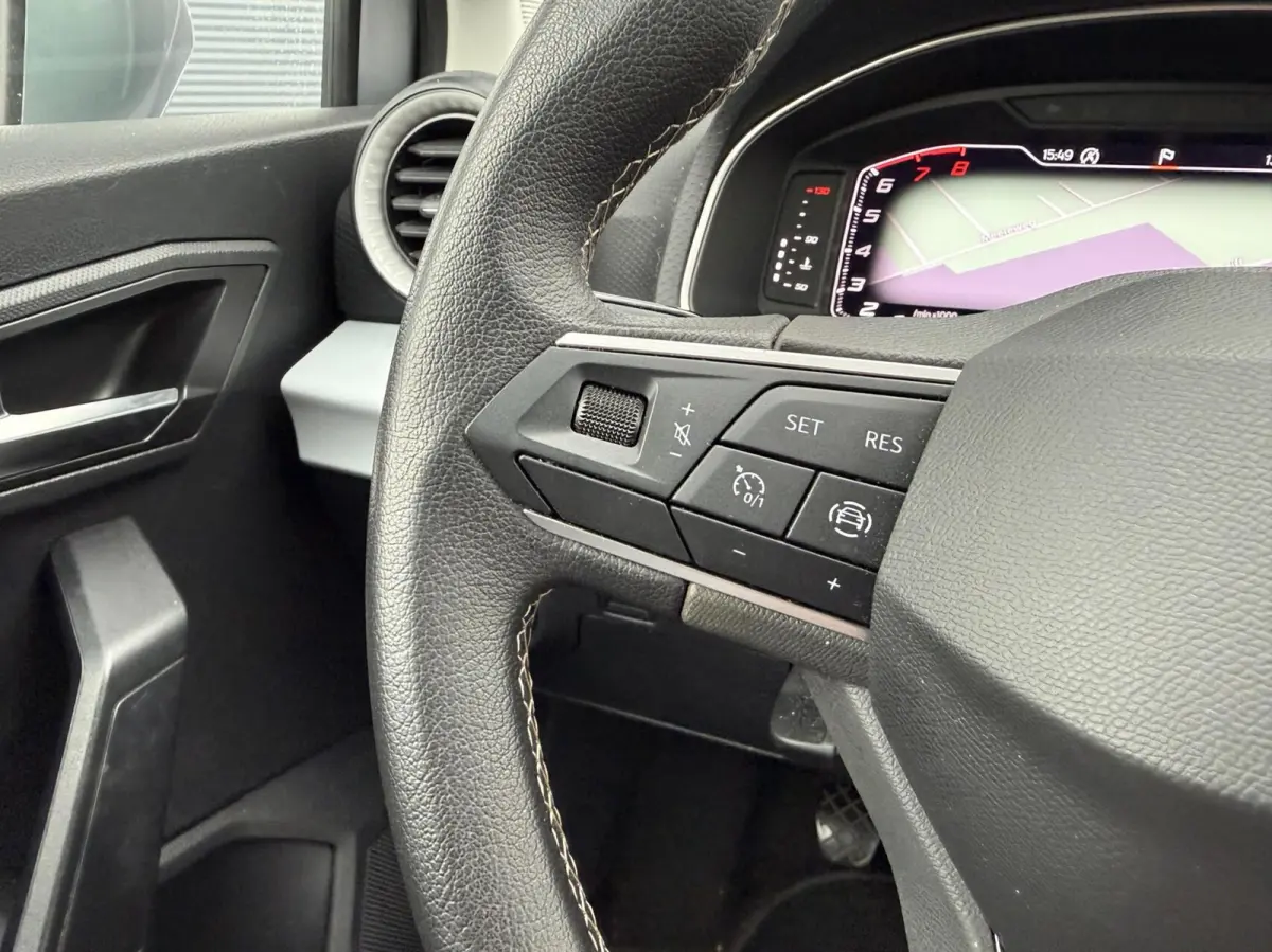 1.0 EcoTSI Style Business Connect | Virtual Cockpit | CarPlay | Navigatie | Climate | Stoelverwarming | Cruise | Lichtmetaal | DAB+