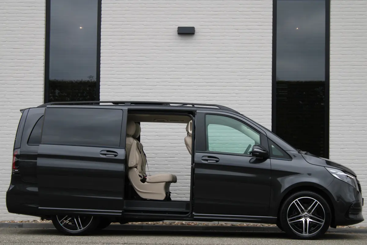 300d / AMG / DC / 4-Matic / Luchtv / Panorama / Elec Stoel / Burmester / Vol Opties / NIEUWSTAAT