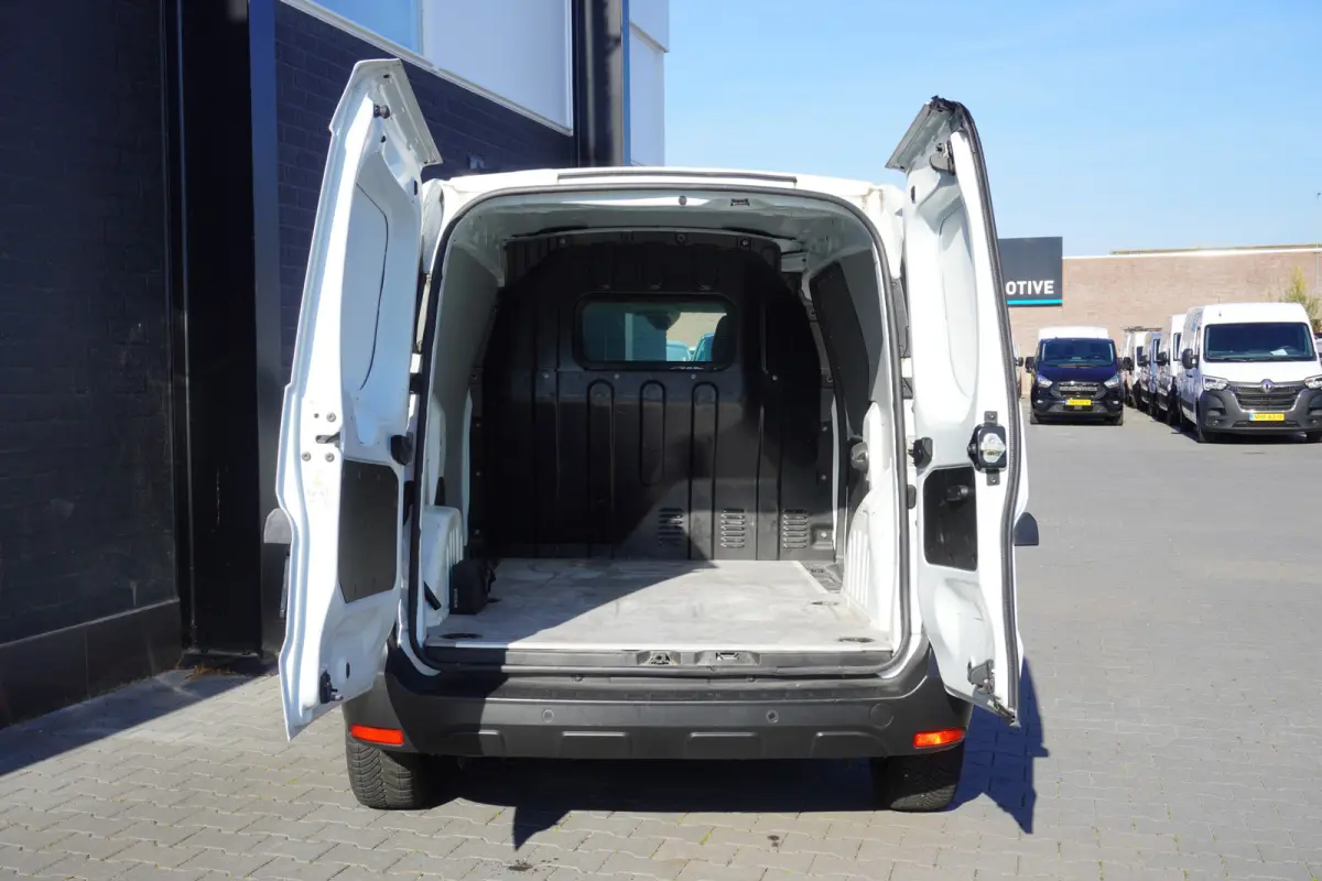1.5 dCi EURO 6 - Airco - Cruise - PDC - €12.499,- Excl.