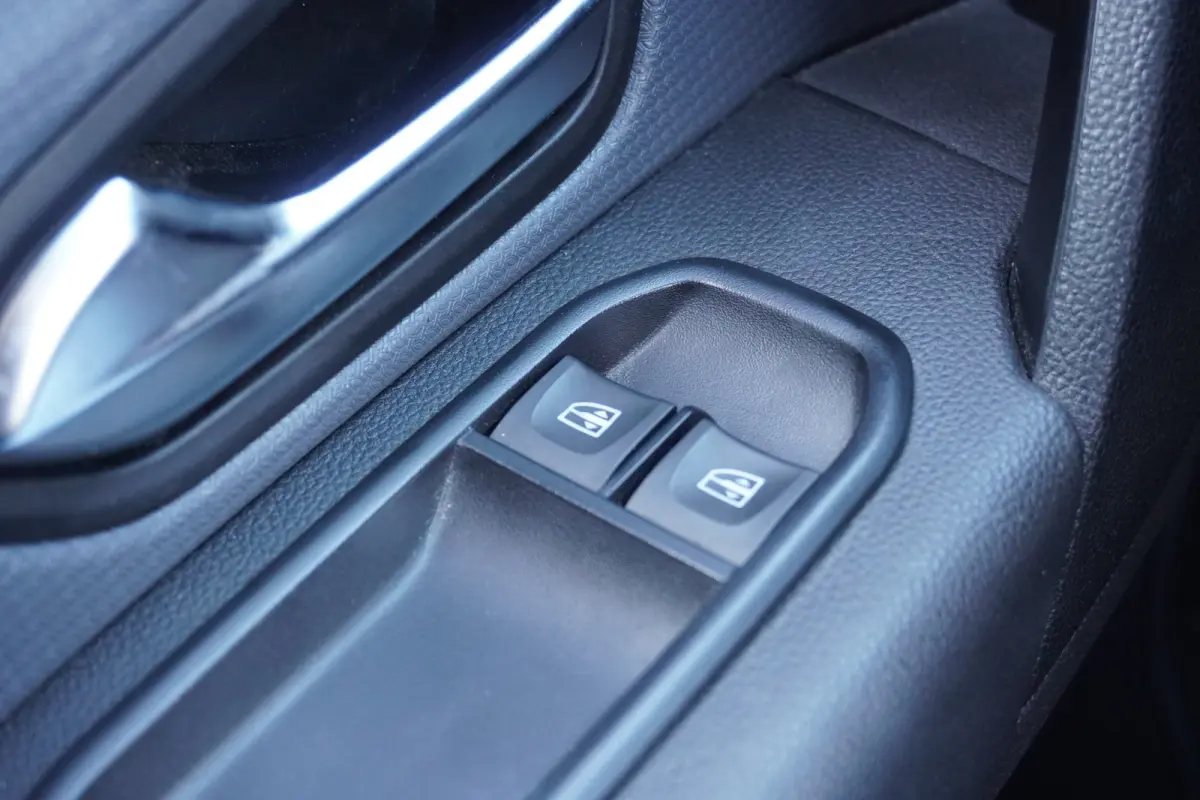 1.5 dCi EURO 6 - Airco - Cruise - PDC - €12.499,- Excl.
