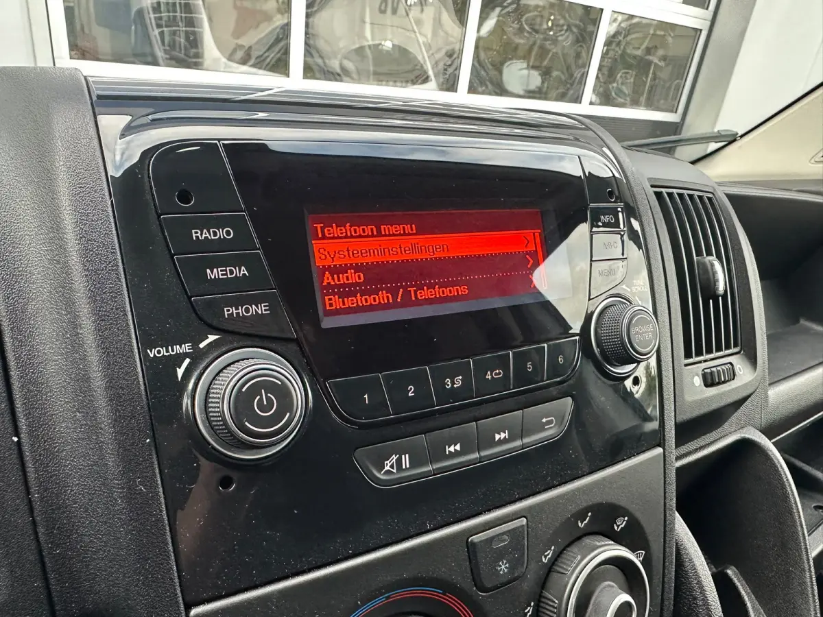2.2D 140 L3H2 Edition > 140pk/Cruise control/Bluetooth