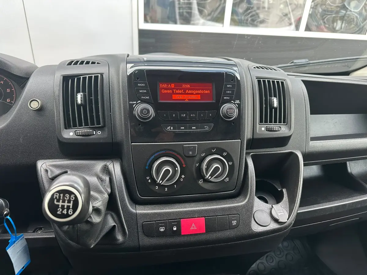 2.2D 140 L3H2 Edition > 140pk/Cruise control/Bluetooth