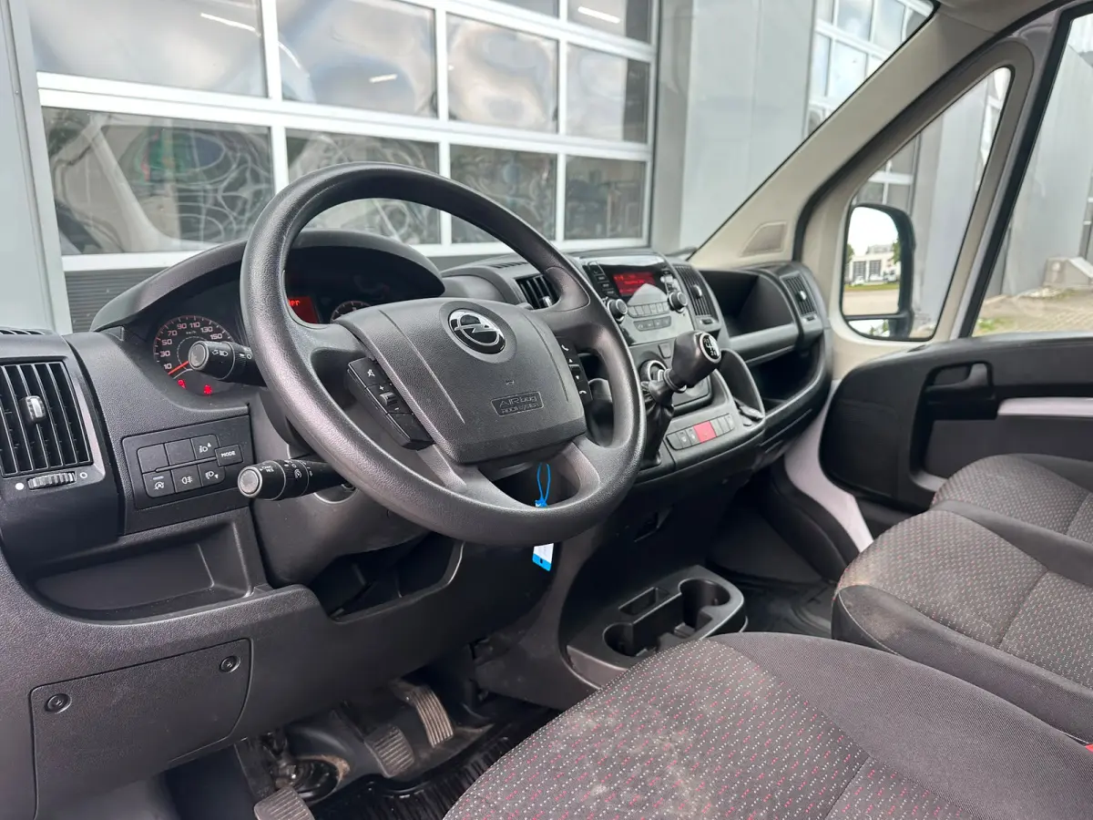 2.2D 140 L3H2 Edition > 140pk/Cruise control/Bluetooth