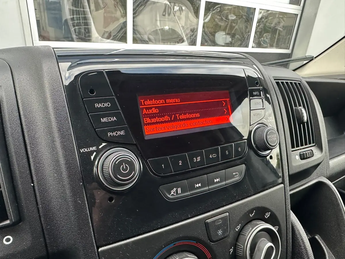 2.2D 140 L3H2 Edition > 140pk/Cruise control/Bluetooth