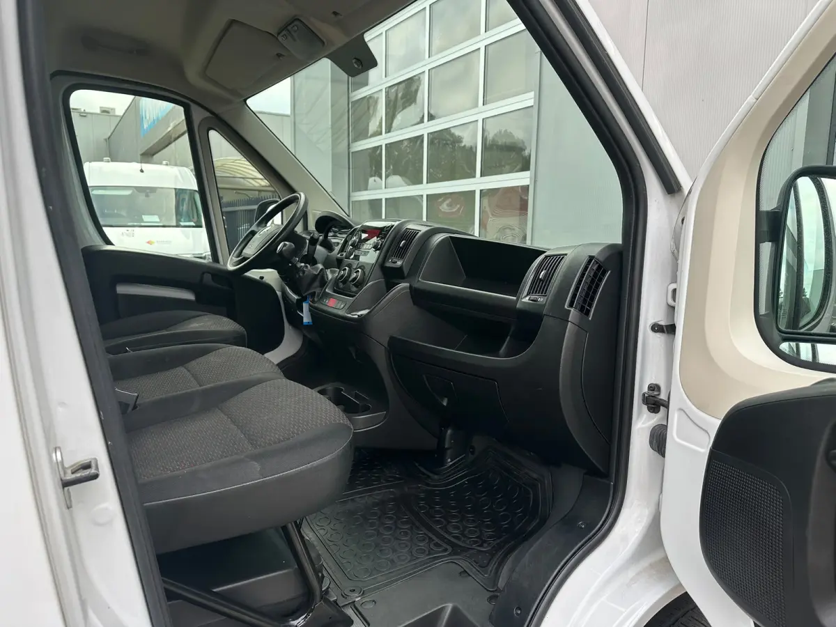 2.2D 140 L3H2 Edition > 140pk/Cruise control/Bluetooth