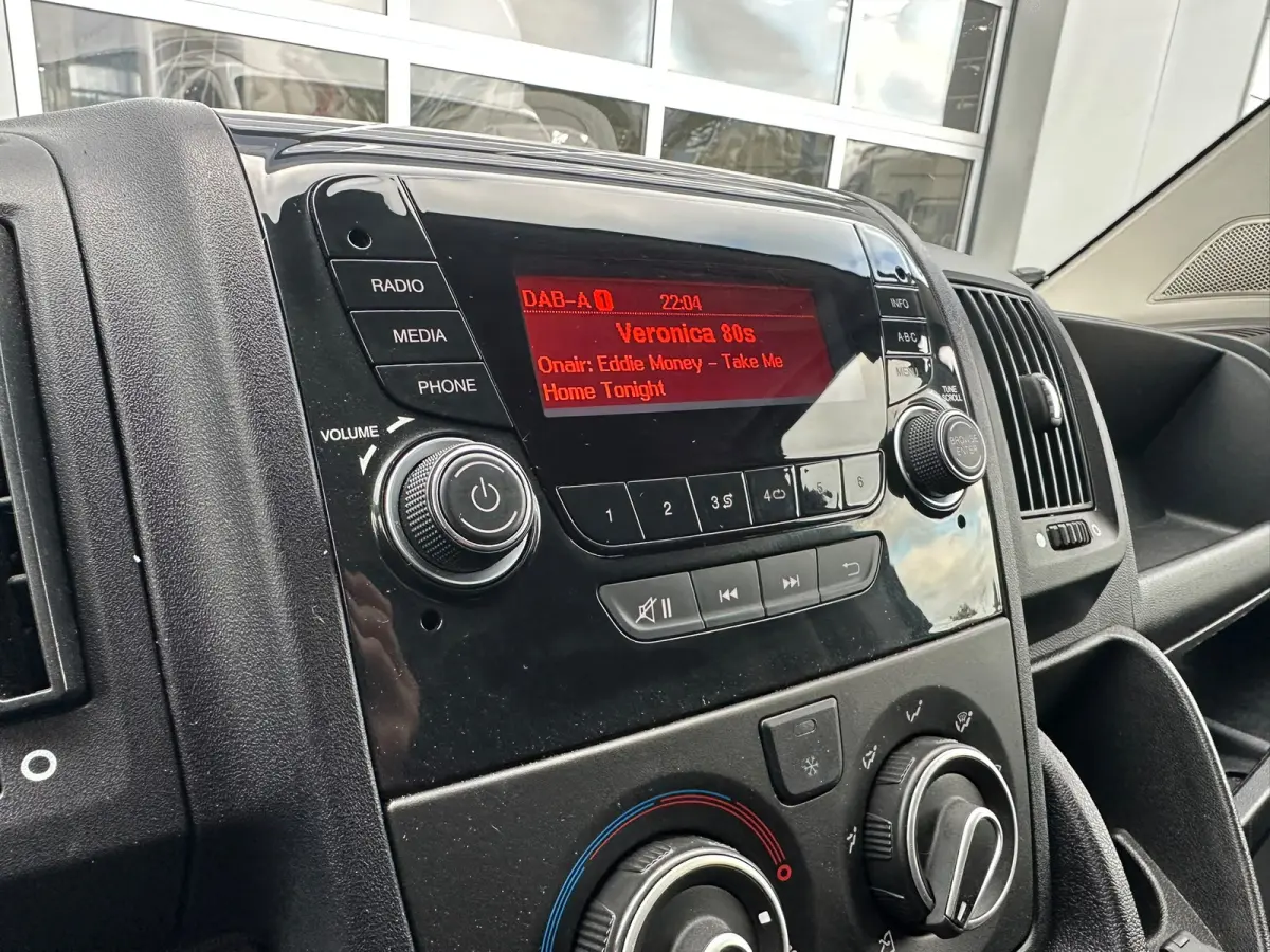 2.2D 140 L3H2 Edition > 140pk/Cruise control/Bluetooth