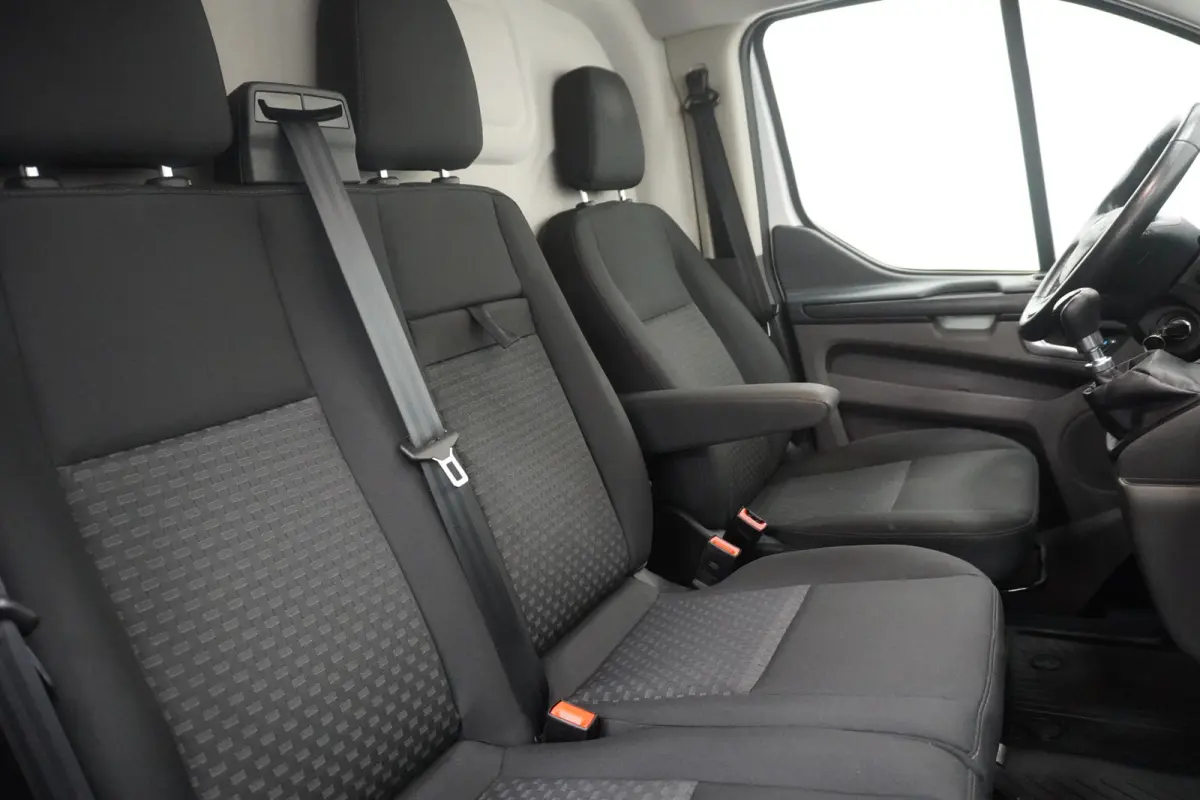 2.0 TDCI 130PK MHEV EURO 6 - Airco - Cruise - PDC - €14.449,- Excl.