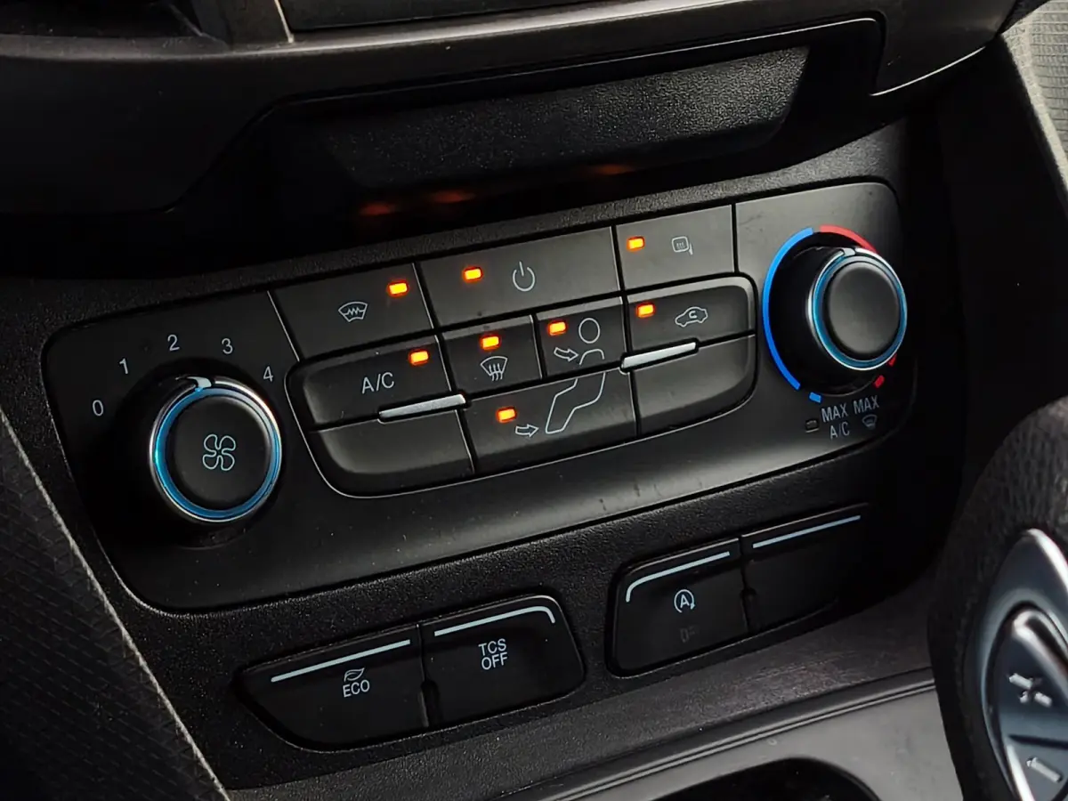 1.5 AUT L2 CARPLAY CRUISE AIRCO MARGE TREKHAAK