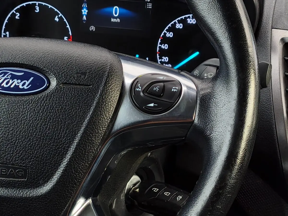 1.5 AUT L2 CARPLAY CRUISE AIRCO MARGE TREKHAAK