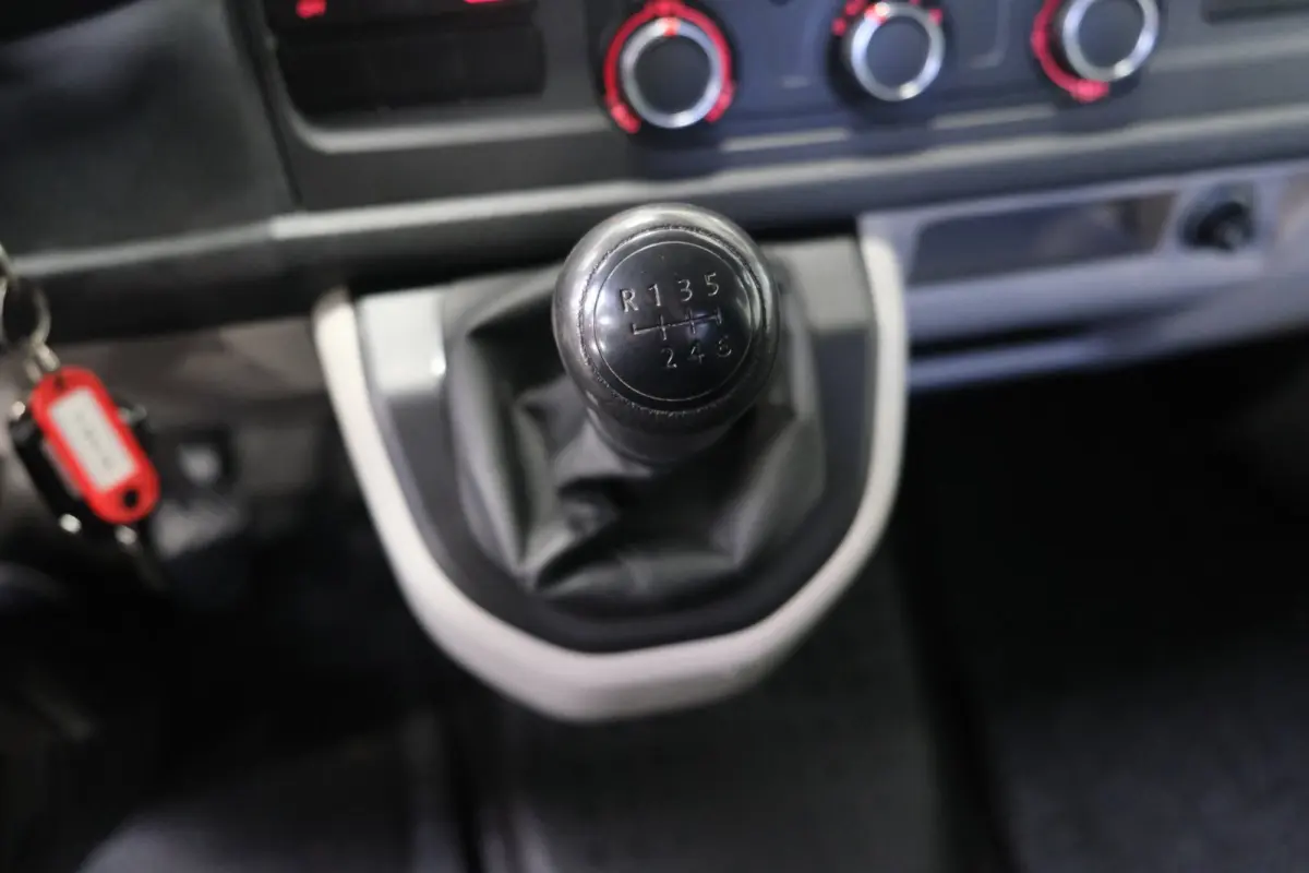 2.0 TSI 150PK L2H2 Highline - N.A.P. Airco, Camera, PDC, Imperiaal, Trekhaak.