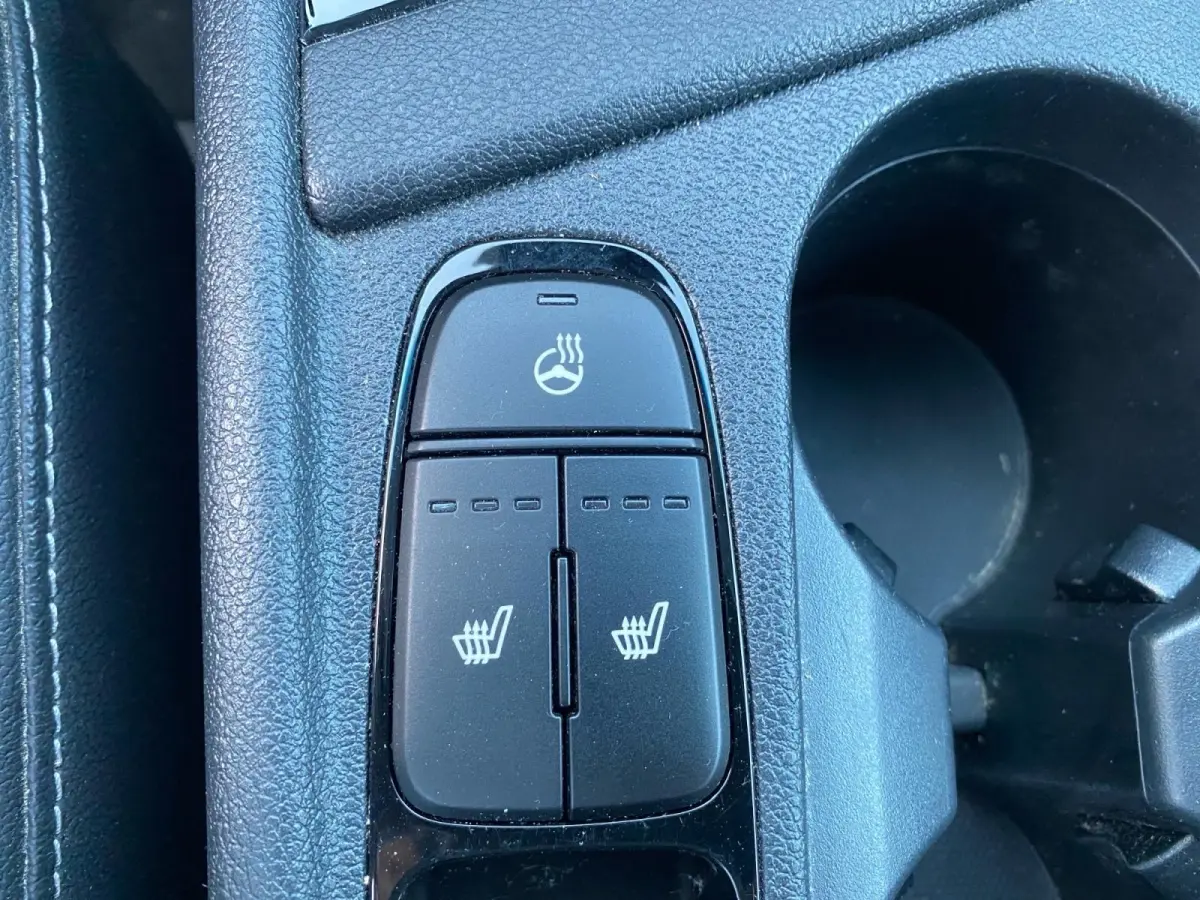 1.6 GDi PHEV DynamicPlusLine | Climate control | Leder | Stoel,- en stuurverwarming | Keyless | Navigatie | Dodehoek detectie | 16 inch LM-velgen | Parkeercamera |