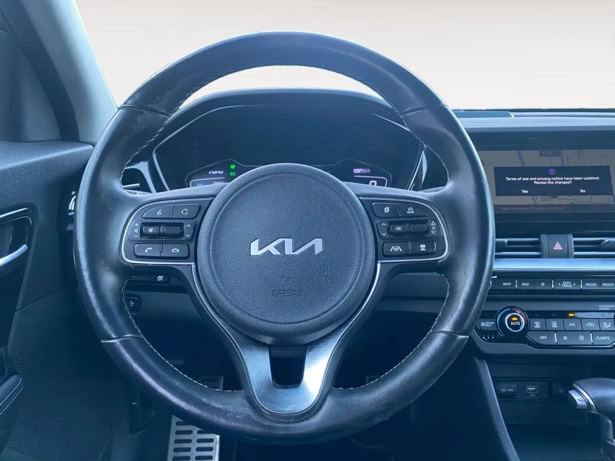 1.6 GDi PHEV DynamicPlusLine | Climate control | Leder | Stoel,- en stuurverwarming | Keyless | Navigatie | Dodehoek detectie | 16 inch LM-velgen | Parkeercamera |
