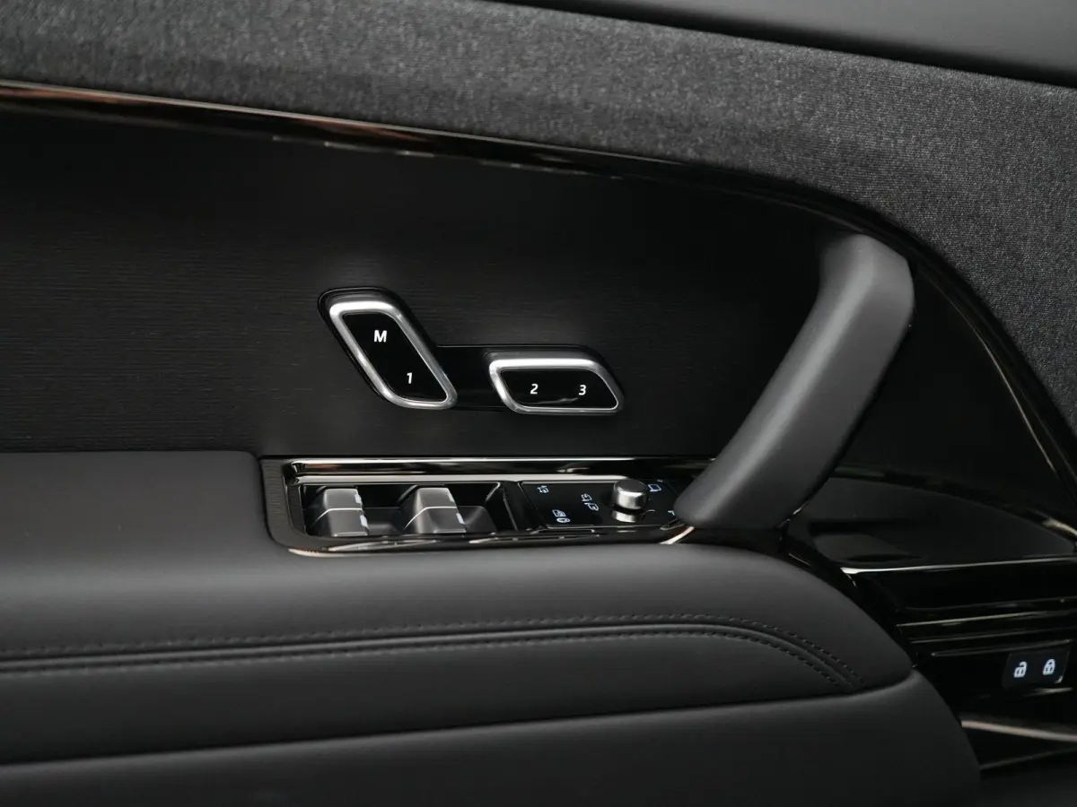 3.0 P460e Dynamic SE PHEV | Cold Climate Pack | Panoramisch schuifdak